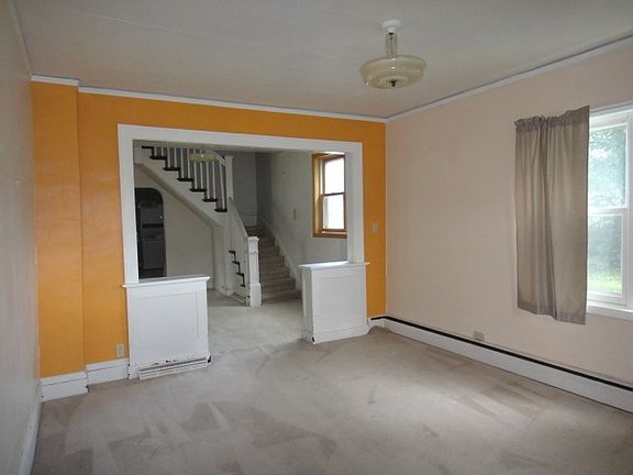 5th image of 914 W Minckler St