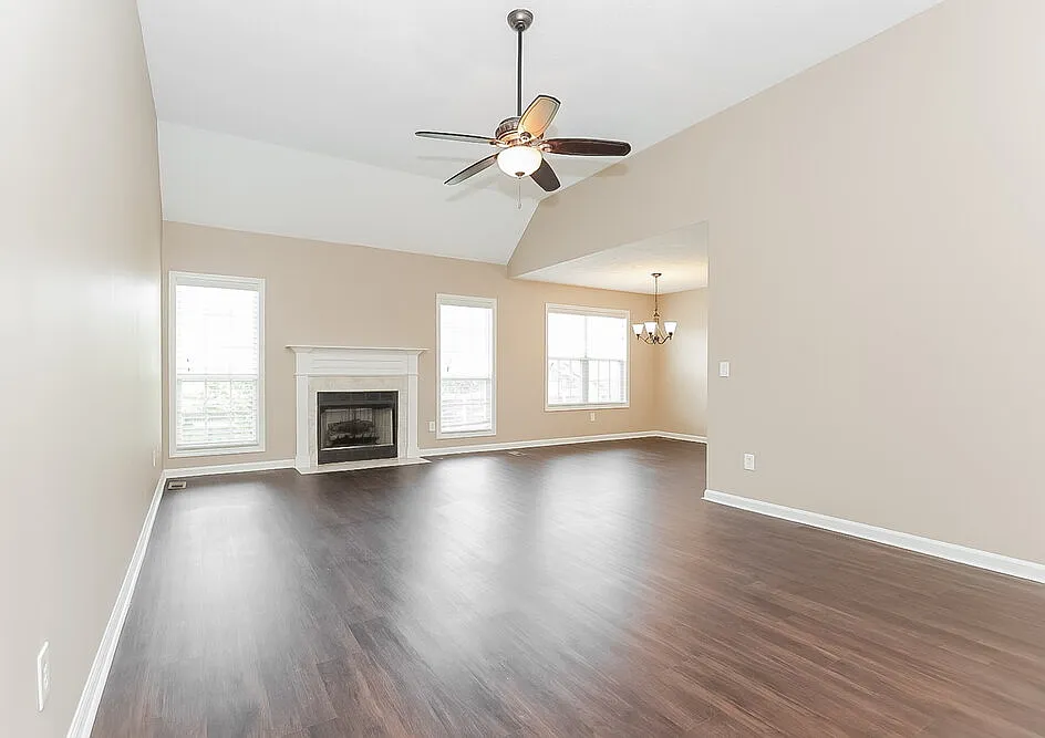 3 bed, 2.0 bath, 1711 sqft, $2,180 — Photo 3