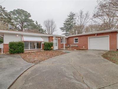 23 Lakeshore Dr, Newport News, VA, 23608