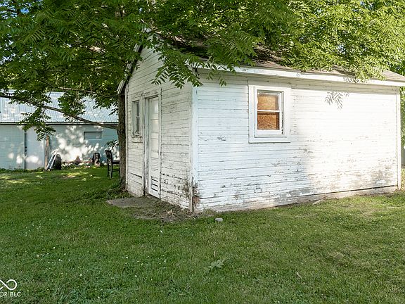 5th image of 182 Wilbur Ave