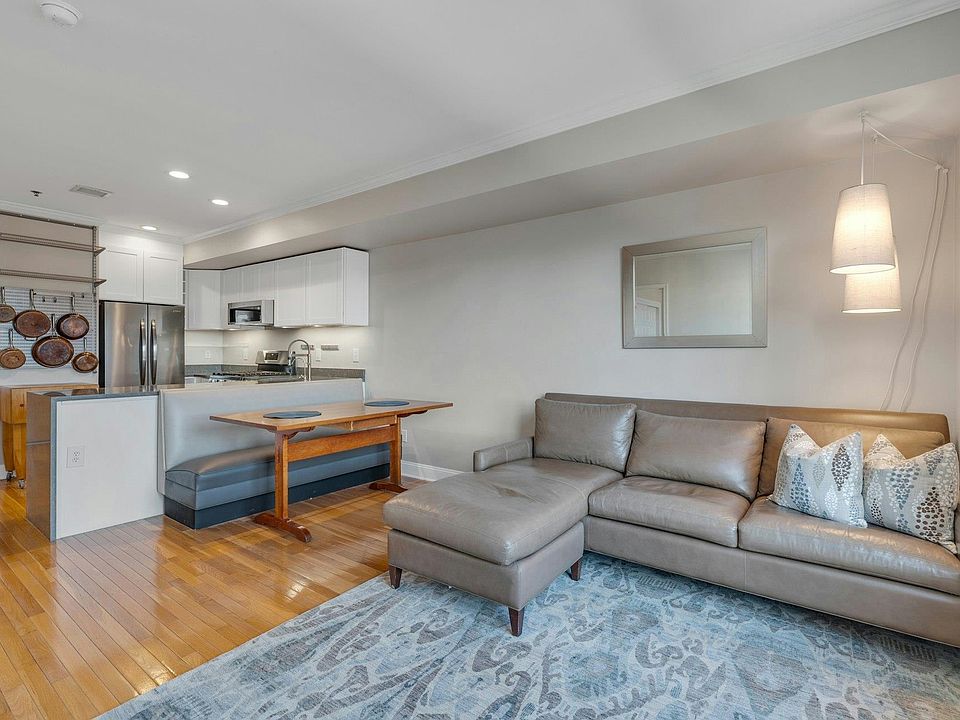 1st image of 725 Jefferson St APT 37
