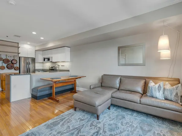 725 Jefferson Street image 1 of 25