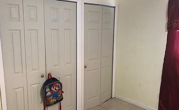 4th image of 305 Schoolside Dr