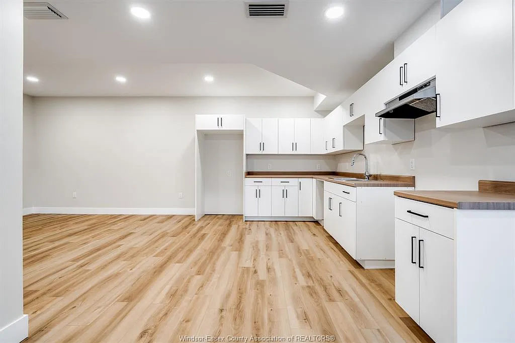 3 bed, $2,099 — Photo 4