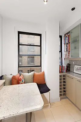 Sold by Warburg | media 2