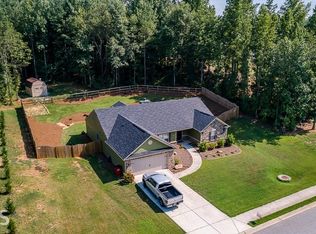 832 Rouse Cir, Hoschton, GA 30548