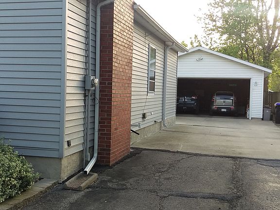 3rd image of 1501 S Roosevelt Ave