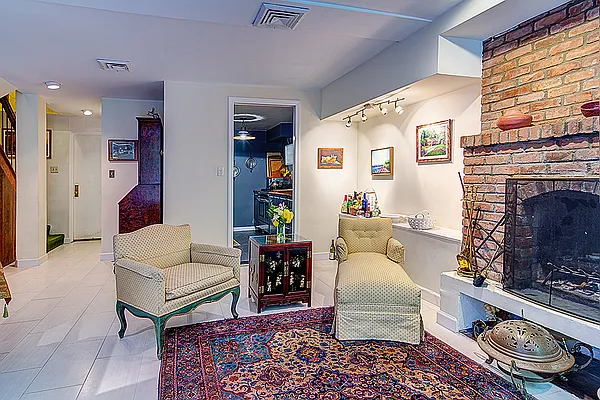 Rented by Douglas Elliman | media 2