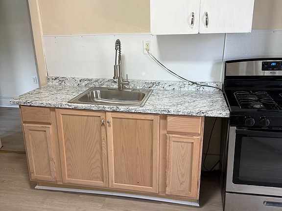 5th image of 141 W Commercial St APT D