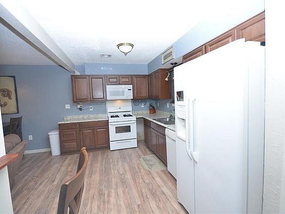 4th image of 3124 Cove Ln
