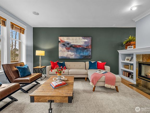 4th image of 6441 SE Cougar Mountain Way