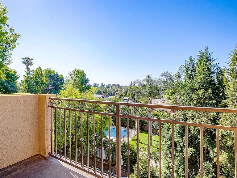 Toscana Apartments — Photo 14