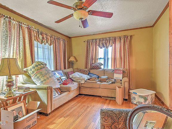 5th image of 2033 Patton St