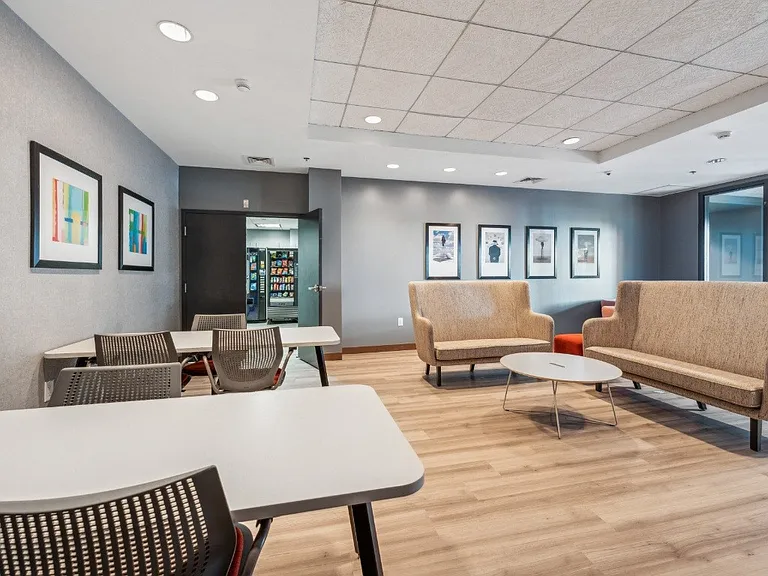 Residences at Manchester Place — Photo 15