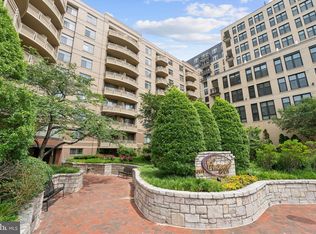 7111 Woodmont Ave APT 316, Bethesda, MD 20815