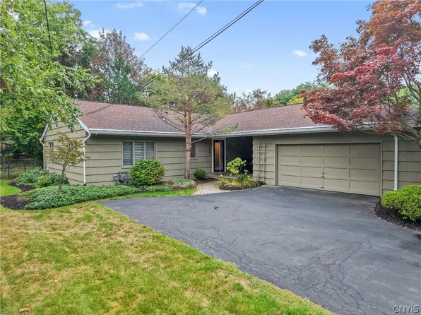 15 Bradford Dr, Syracuse, NY 13224
