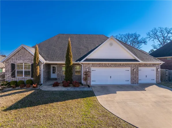 1636 S Pebble Beach Dr, Fayetteville, AR 72701