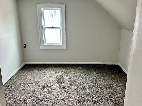 4th image of 2400 Taylor Ave #2