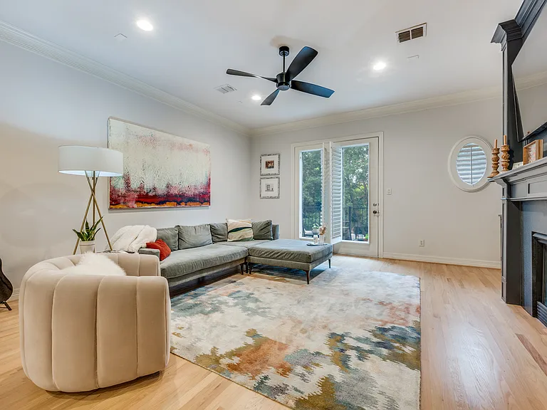 4232 Holland Ave — Photo 9