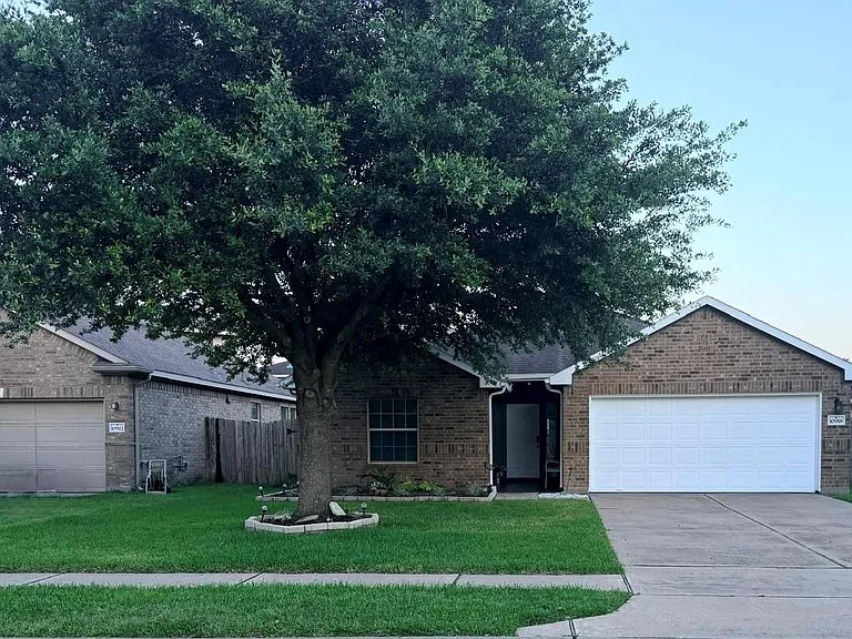 10918 Barker Gate Ct — Photo 1