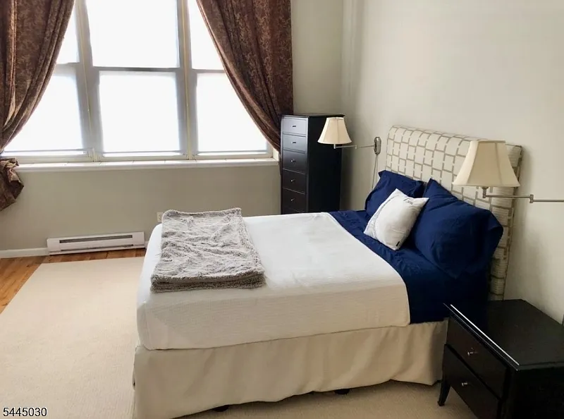 1 bed, $2,490 — Photo 3