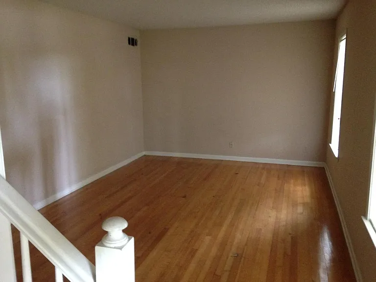 2900 Clearwood Rd — Photo 3