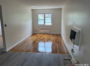 15012 17th Ave, Whitestone, NY 11357