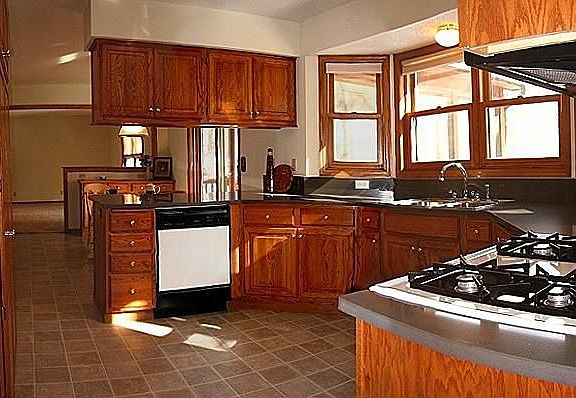 3rd image of 3762 Thomas Ct