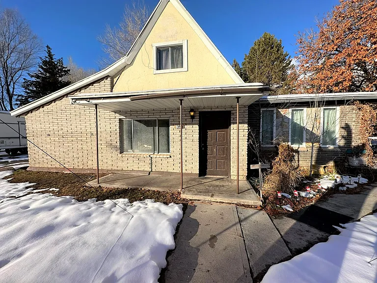 813 E Center St #A — Photo 1