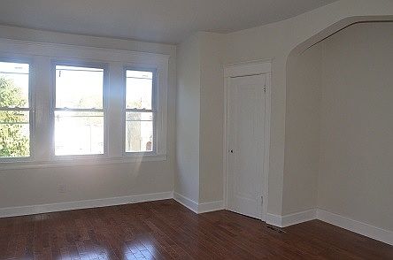 4th image of 5944 Warrington Ave