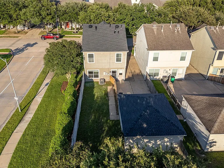 9631 Coyote Creek Dr — Photo 25