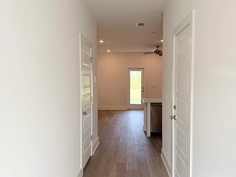 165 Hawk St — Photo 2