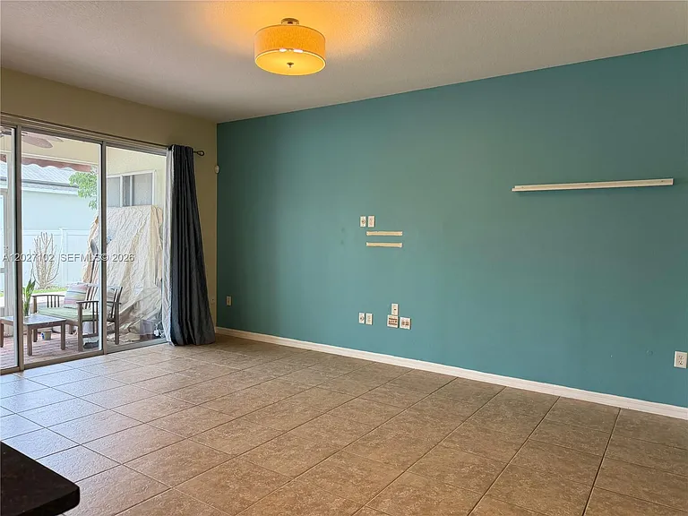 3747 Creswick Cir — Photo 15