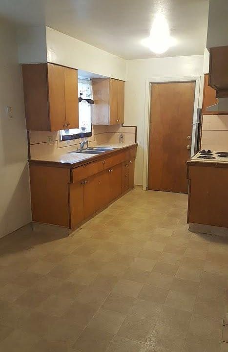 2nd image of 2274 Wyda Way