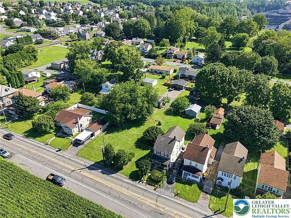 3rd image of 41 Friedensthal Ave