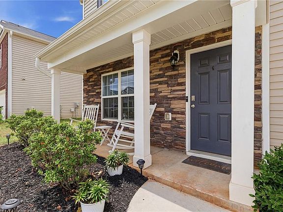 4th image of 4011 Bobtail Ct