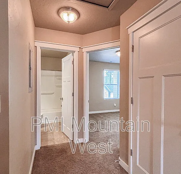 420 N Main St #29 — Photo 17