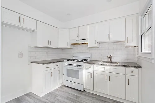86 Chestnut St Photo 1