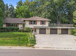 2265 Marion Rd, Roseville, MN 55113