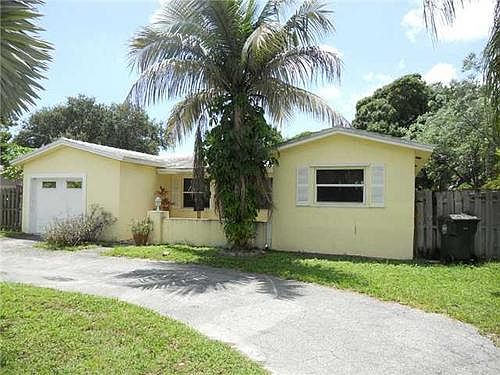 2nd image of 1400 NE 40th St