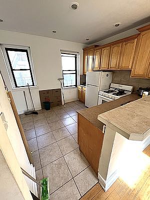 3rd image of 21-28 35th St #5J