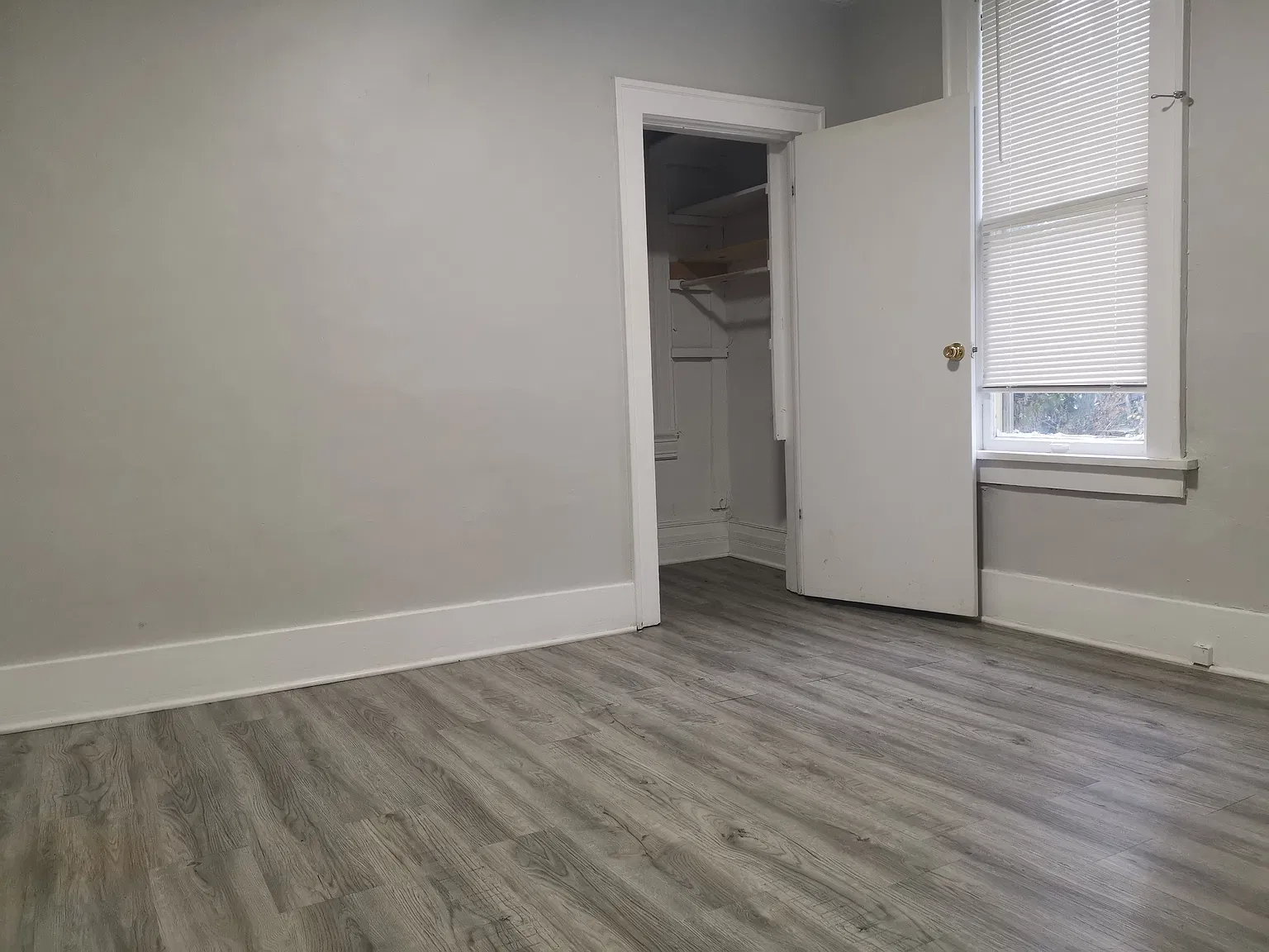 3 bed, 1180 sqft, $1,300 — Photo 2