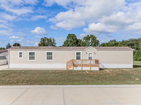 Exterior Image-17-Clayton - Wakarusa Camelot Village