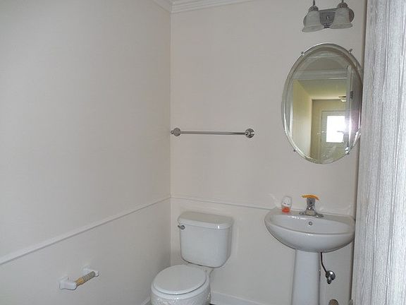 5th image of 1703 Arbor Dr