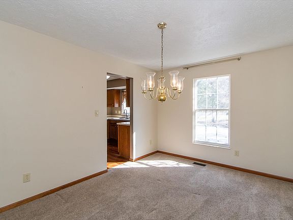 5th image of 12713 Winding Creek Ct