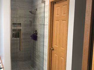 1213 Pine Creek Rd, Valparaiso, IN 46383