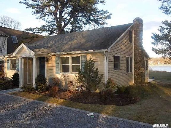 4th image of 32 Pine Ave