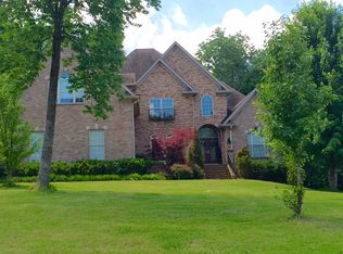 102 Crestwood Ct, Hendersonville, TN 37075