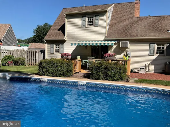 3 Broad Wing Dr, Denver, PA 17517