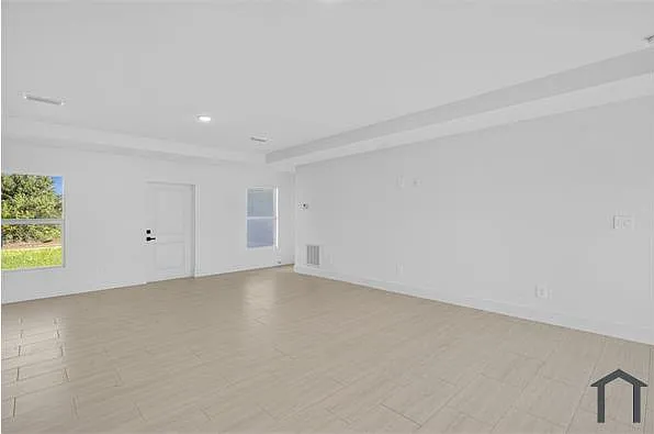 835 Palomino St E — Photo 5
